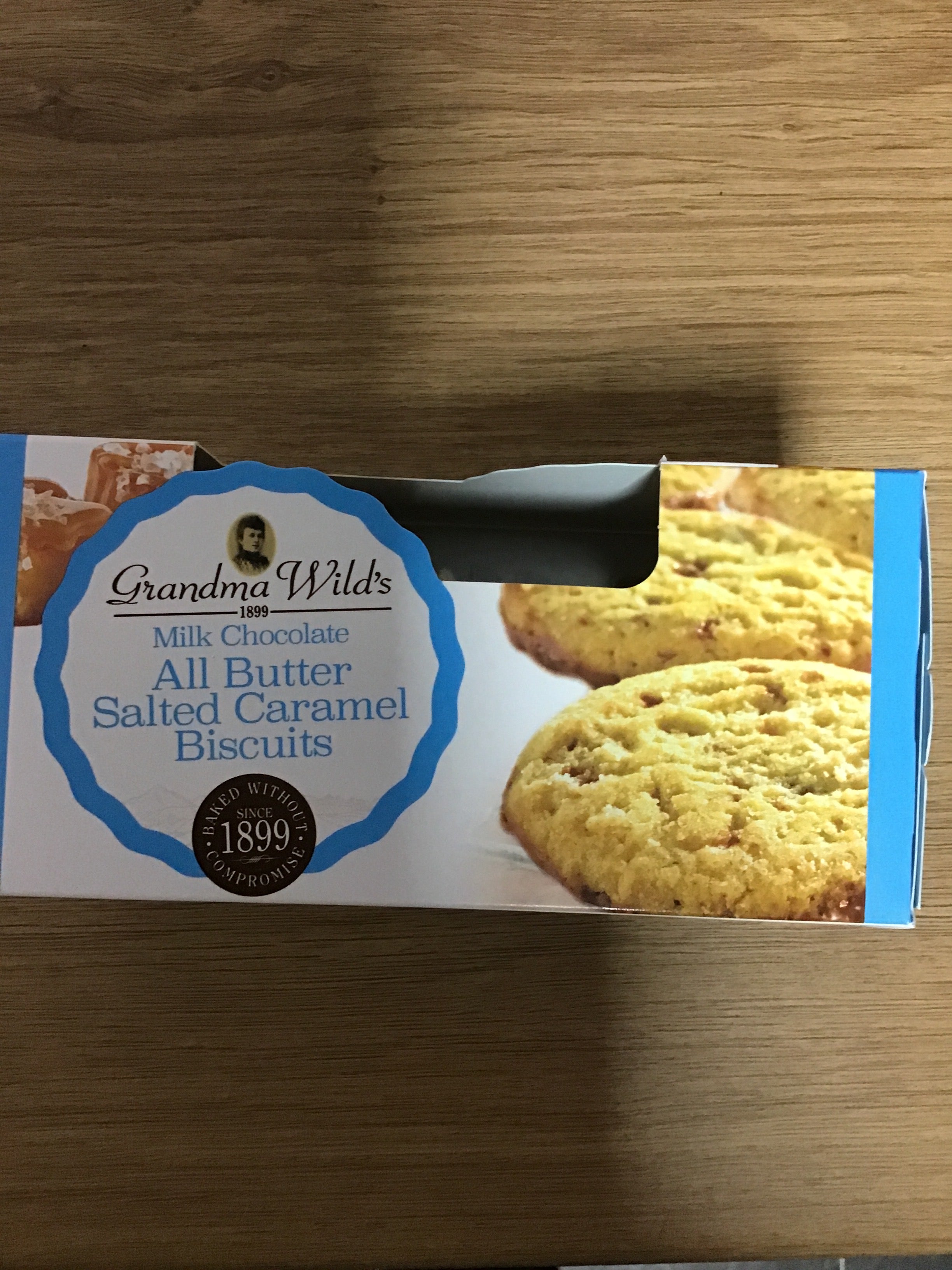Salted caramel biscuits